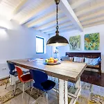 Casa Antiga *